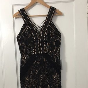NWT Harlyn V-Neck Lace Cocktail Evening Dress